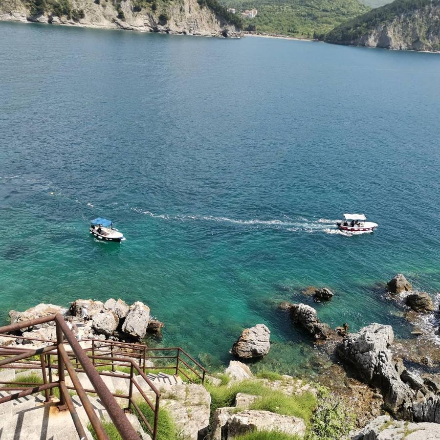 Guest House Radulovic Petrovac Buitenkant foto