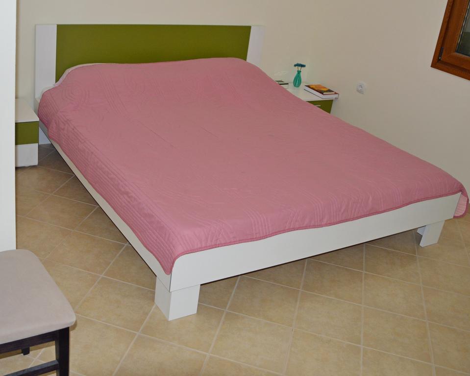 Guest House Radulovic Petrovac Buitenkant foto